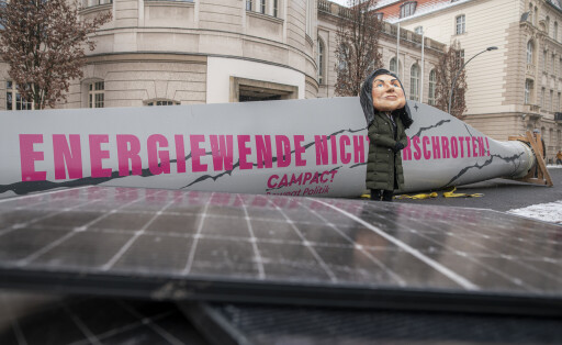 Campact-Protestaktion gegen das Netzpaket vor dem Wirtschaftsministerium