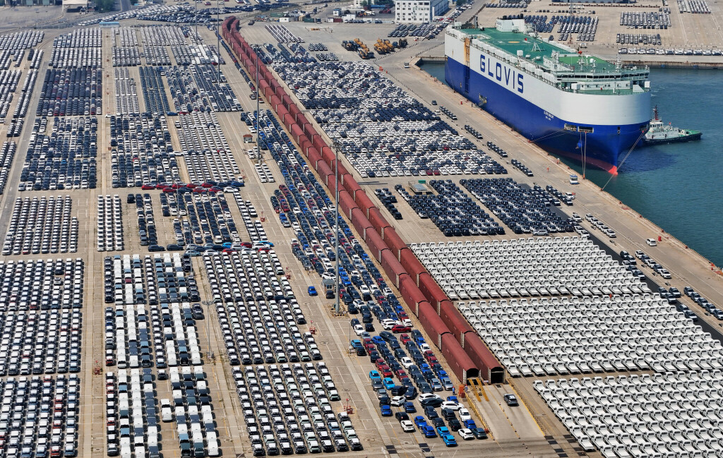 Chinese-made Vehicles Export YANTAI
