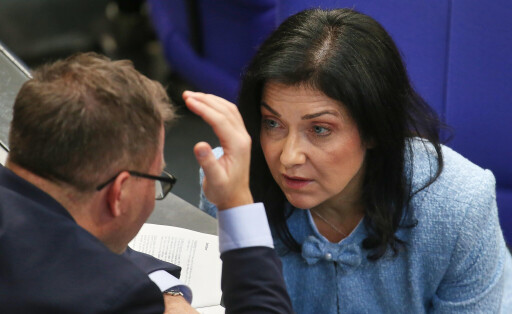 Bundesminister für Umwelt, Klimaschutz, Naturschutz und nukleare Sicherheit Carsten Schneider (SPD) und Bundesministerin für Wirtschaft und Energie Katherina Reiche (CDU).